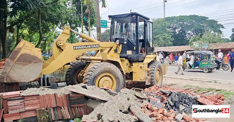 চাঁদপুরে সড়ক-ফুটপাত দখলদারদের চিহ্নিত করতে আদালতের নির্দেশ