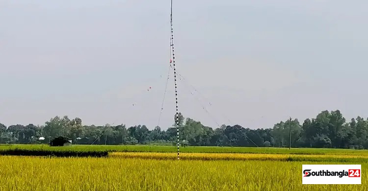 গ্রামে ছিল না কোনো খেলার মাঠ, টাকা তুলে নিজেরাই জমি কিনলো গ্রামবাসী