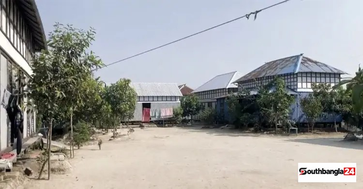 ৮ মাস ধরে বিদ্যুৎবিহীন নারিকেলবাড়িয়া, দুর্ভোগে হাজারও পরিবার