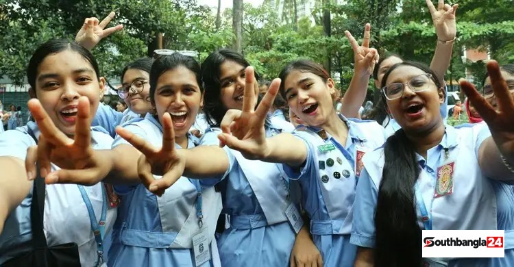 এইচএসসির ফলাফলে ধস নামলেও ঢাকা মহানগরে ‘চমক’